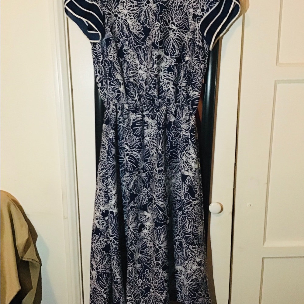 Dress - Picture 2 of 3
